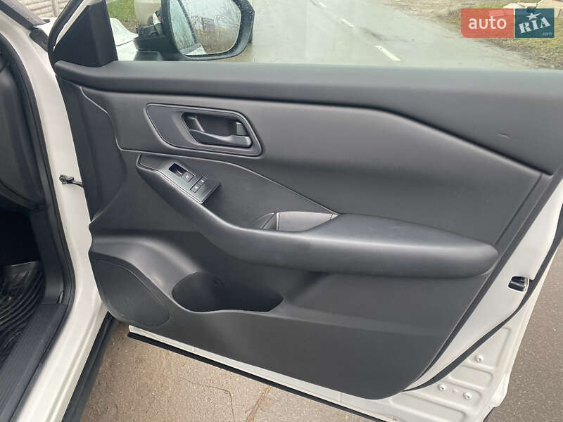 Внедорожник / Кроссовер Nissan Rogue 2024 в Киеве