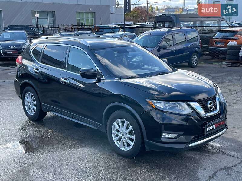 Внедорожник / Кроссовер Nissan Rogue 2017 в Киеве