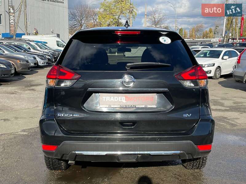 Внедорожник / Кроссовер Nissan Rogue 2017 в Киеве