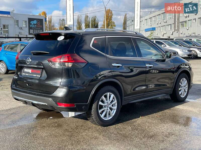 Внедорожник / Кроссовер Nissan Rogue 2017 в Киеве
