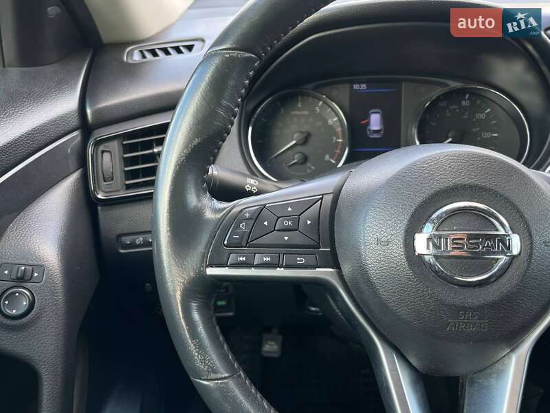 Внедорожник / Кроссовер Nissan Rogue 2017 в Киеве