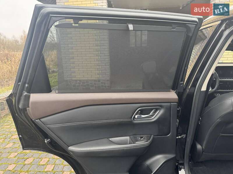 Внедорожник / Кроссовер Nissan Rogue 2021 в Коростене