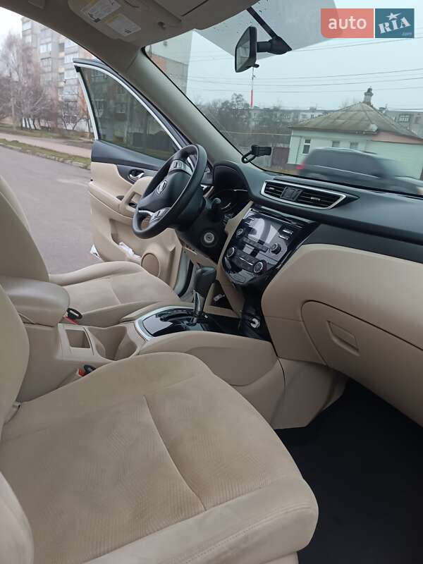 Внедорожник / Кроссовер Nissan Rogue 2016 в Прилуках