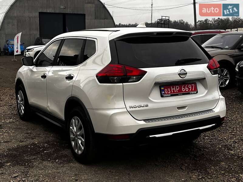 Внедорожник / Кроссовер Nissan Rogue 2017 в Луцке