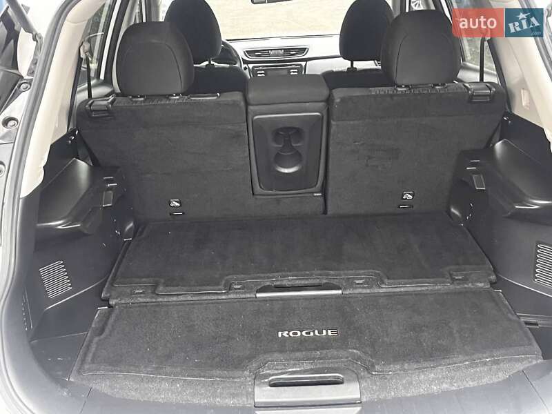 Внедорожник / Кроссовер Nissan Rogue 2017 в Луцке
