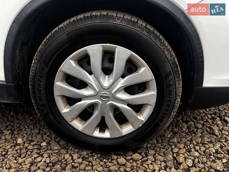 Внедорожник / Кроссовер Nissan Rogue 2017 в Луцке