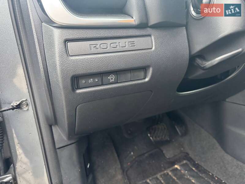 Позашляховик / Кросовер Nissan Rogue 2023 в Львові