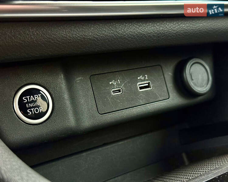 Внедорожник / Кроссовер Nissan Rogue 2022 в Киеве