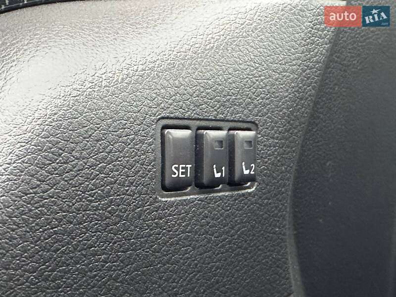 Внедорожник / Кроссовер Nissan Rogue 2017 в Киеве