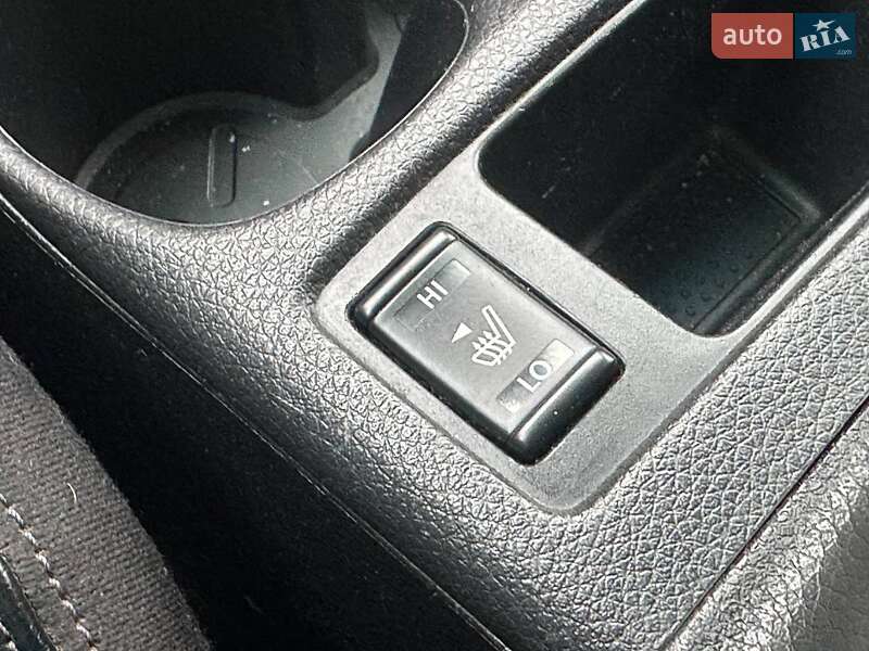 Внедорожник / Кроссовер Nissan Rogue 2017 в Киеве