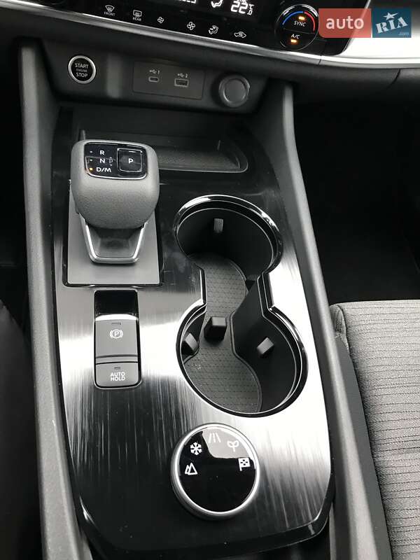 Внедорожник / Кроссовер Nissan Rogue 2020 в Киеве