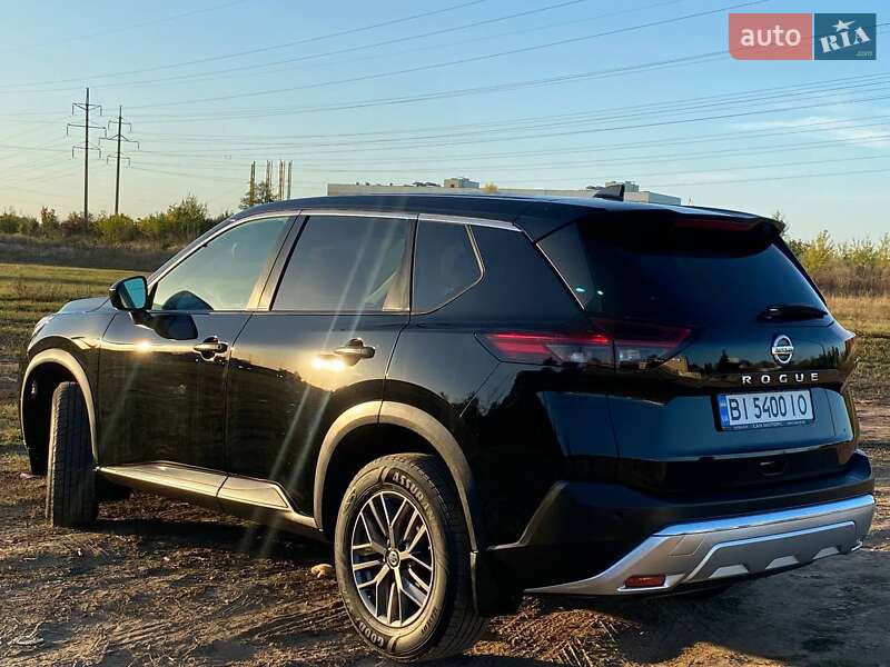 Внедорожник / Кроссовер Nissan Rogue 2021 в Полтаве