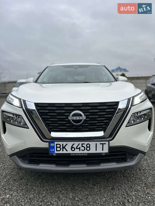 Внедорожник / Кроссовер Nissan Rogue 2022 в Луцке