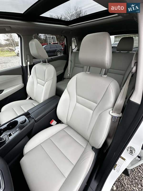 Внедорожник / Кроссовер Nissan Rogue 2022 в Луцке