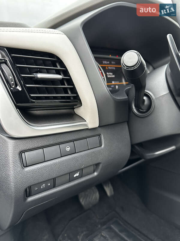 Внедорожник / Кроссовер Nissan Rogue 2022 в Луцке