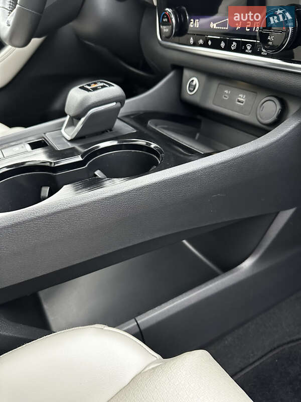 Внедорожник / Кроссовер Nissan Rogue 2022 в Луцке