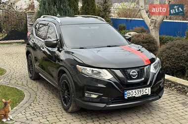 Внедорожник / Кроссовер Nissan Rogue 2017 в Мельнице-Подольской