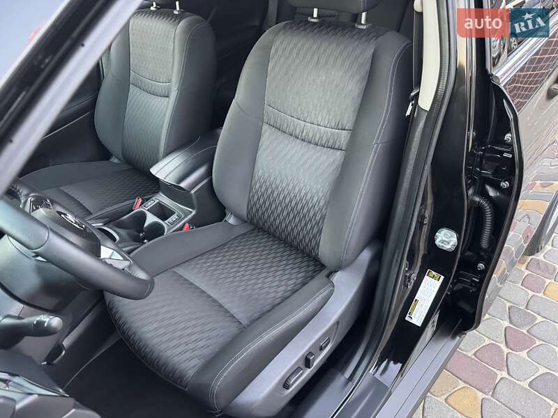 Внедорожник / Кроссовер Nissan Rogue 2020 в Луцке