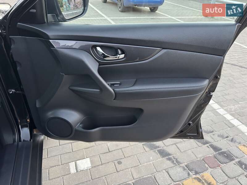 Внедорожник / Кроссовер Nissan Rogue 2020 в Луцке