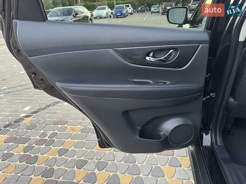 Внедорожник / Кроссовер Nissan Rogue 2020 в Луцке