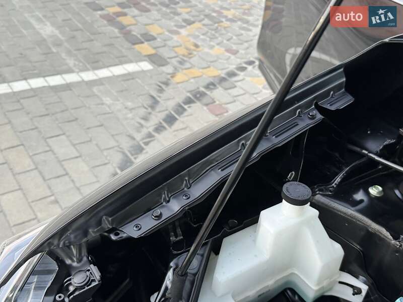 Внедорожник / Кроссовер Nissan Rogue 2020 в Луцке