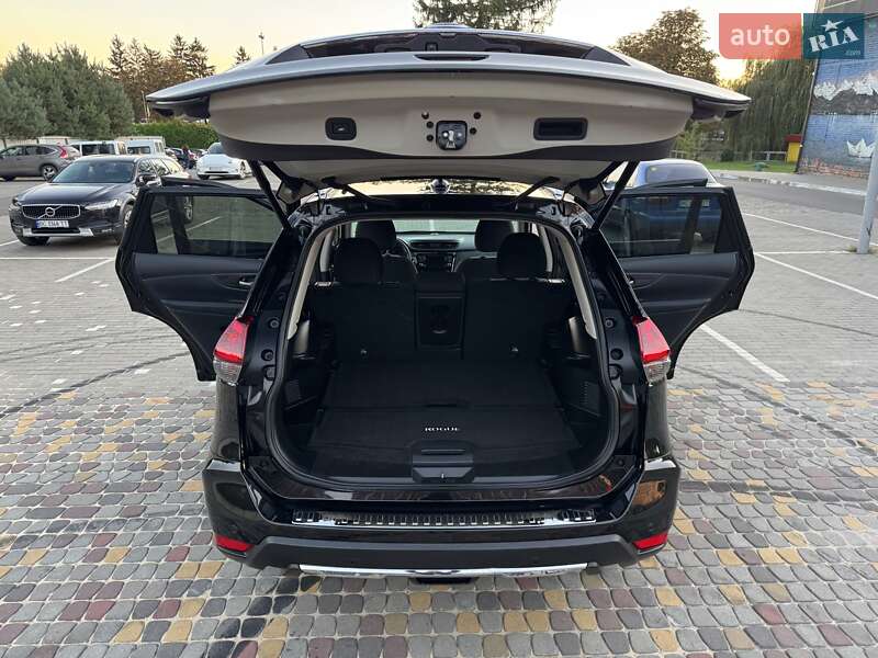 Внедорожник / Кроссовер Nissan Rogue 2020 в Луцке