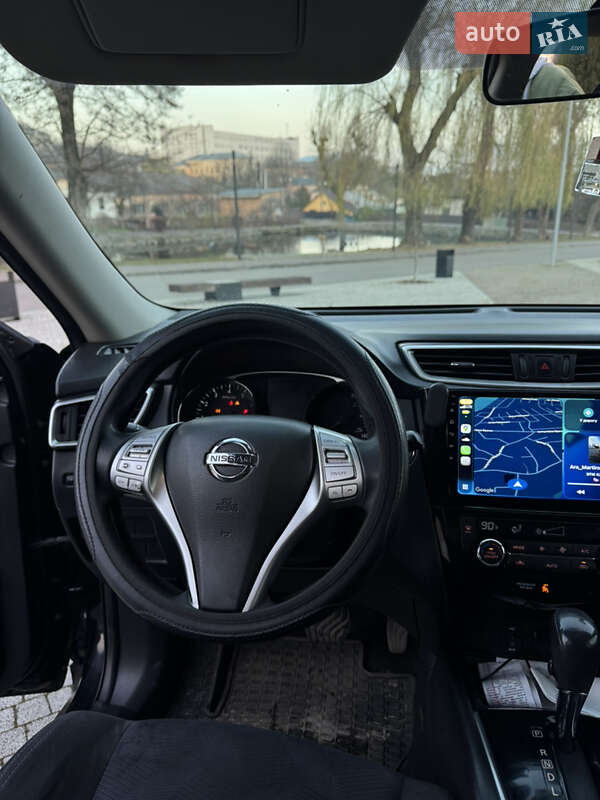 Позашляховик / Кросовер Nissan Rogue 2015 в Львові