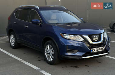 Позашляховик / Кросовер Nissan Rogue 2017 в Києві