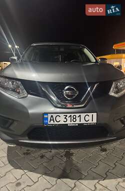 Внедорожник / Кроссовер Nissan Rogue 2016 в Луцке