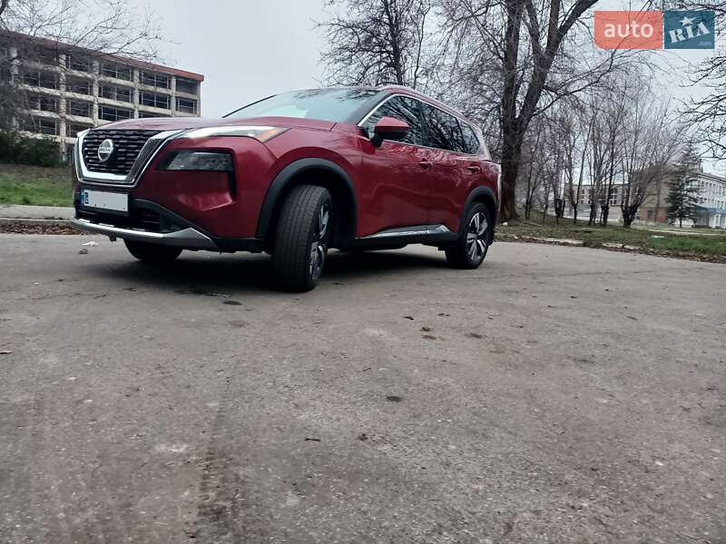Позашляховик / Кросовер Nissan Rogue 2022 в Дніпрі