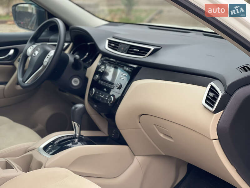 Позашляховик / Кросовер Nissan Rogue 2016 в Миколаєві