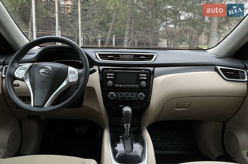 Позашляховик / Кросовер Nissan Rogue 2016 в Миколаєві