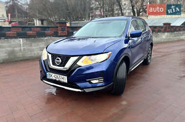Позашляховик / Кросовер Nissan Rogue 2017 в Рівному