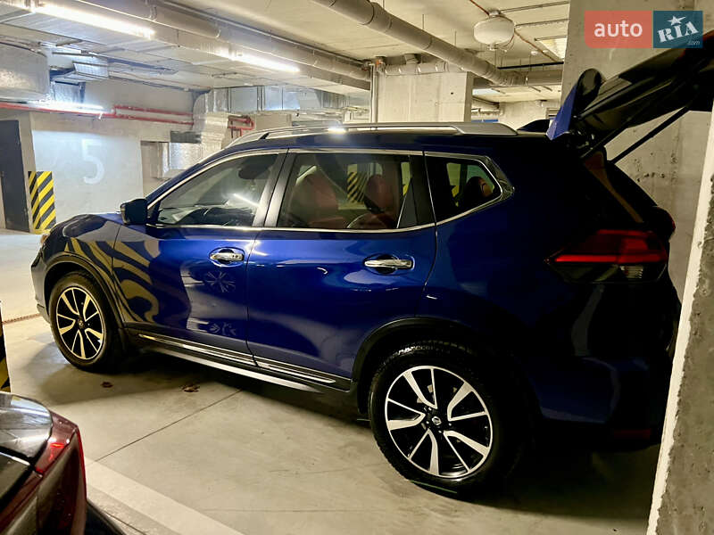 Внедорожник / Кроссовер Nissan Rogue 2016 в Львове