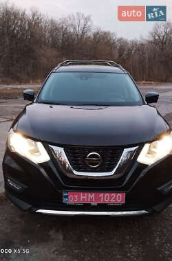 Внедорожник / Кроссовер Nissan Rogue 2019 в Остроге