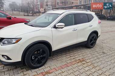 Внедорожник / Кроссовер Nissan Rogue 2016 в Черновцах