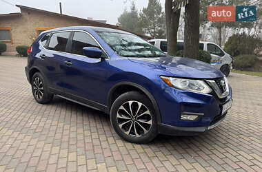 Позашляховик / Кросовер Nissan Rogue 2017 в Рівному