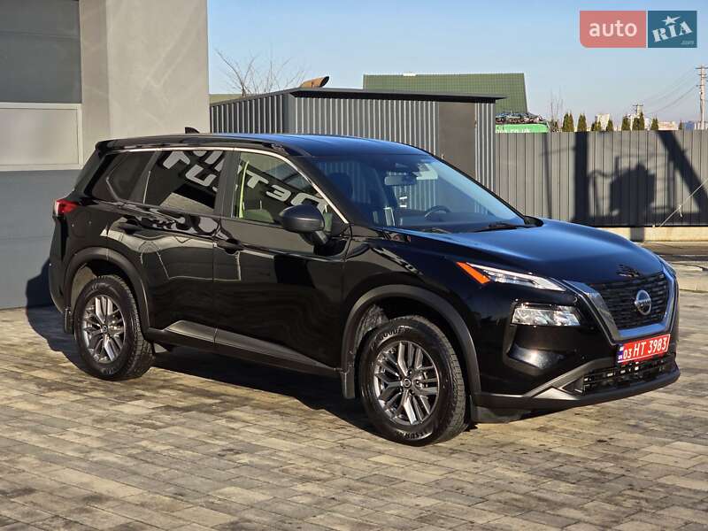 Позашляховик / Кросовер Nissan Rogue 2021 в Луцьку