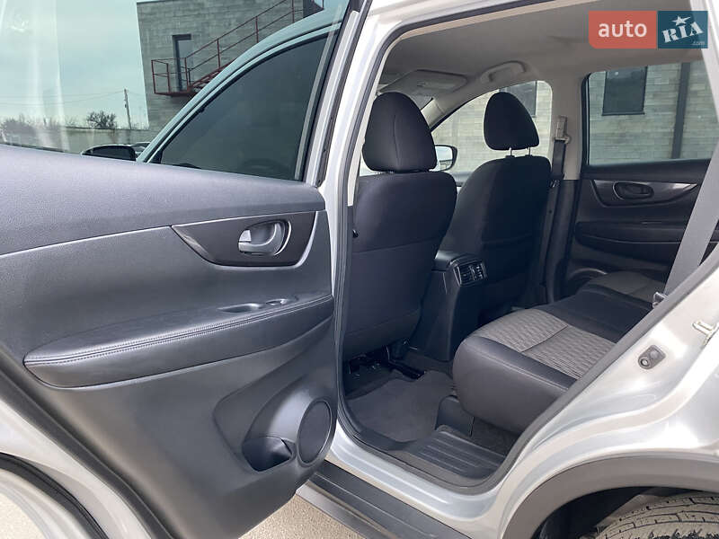 Позашляховик / Кросовер Nissan Rogue 2020 в Кременчуці