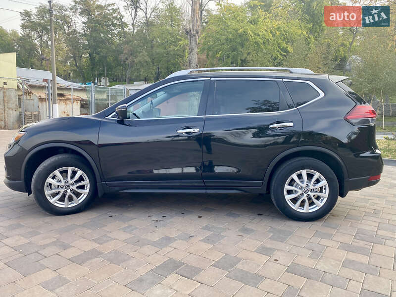 Внедорожник / Кроссовер Nissan Rogue 2017 в Николаеве