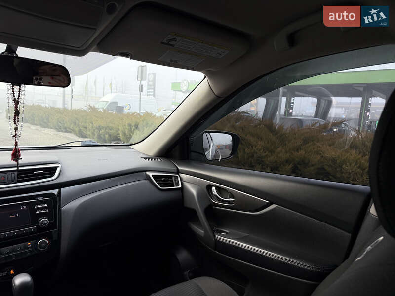 Внедорожник / Кроссовер Nissan Rogue 2015 в Тернополе