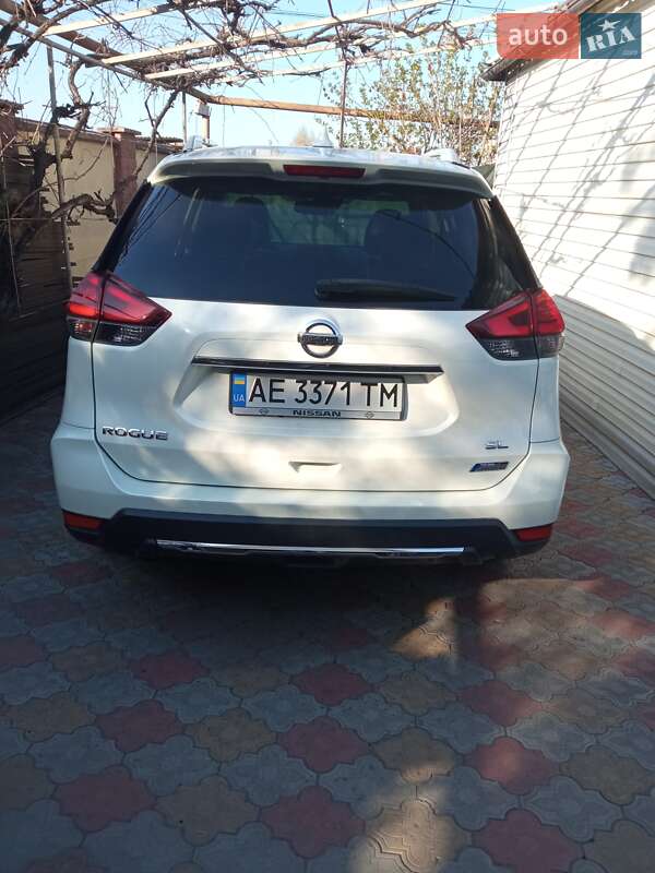 Внедорожник / Кроссовер Nissan Rogue 2017 в Днепре