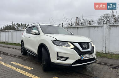 Позашляховик / Кросовер Nissan Rogue 2016 в Жашківу