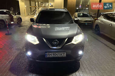 Внедорожник / Кроссовер Nissan Rogue 2015 в Киеве
