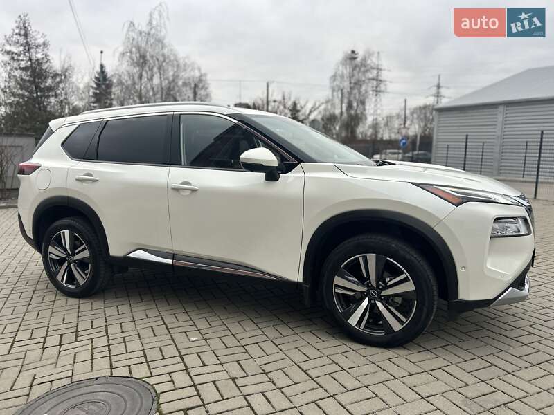 Внедорожник / Кроссовер Nissan Rogue 2022 в Львове