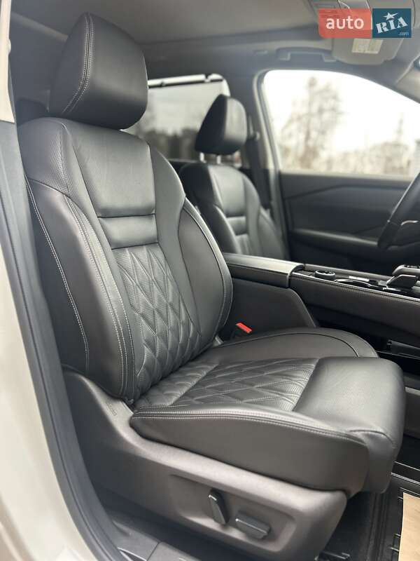 Внедорожник / Кроссовер Nissan Rogue 2022 в Львове