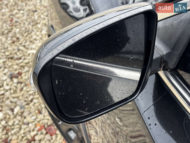 Внедорожник / Кроссовер Nissan Rogue 2016 в Львове