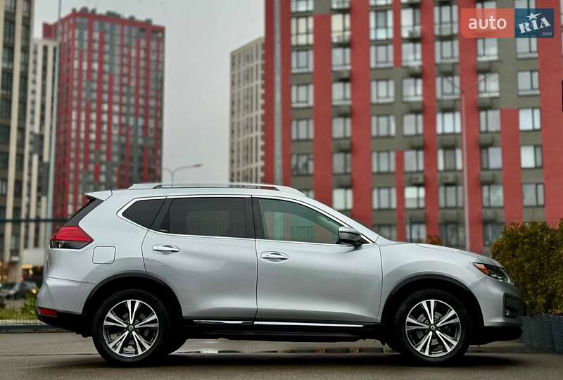 Внедорожник / Кроссовер Nissan Rogue 2017 в Киеве