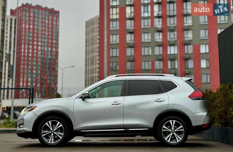 Внедорожник / Кроссовер Nissan Rogue 2017 в Киеве