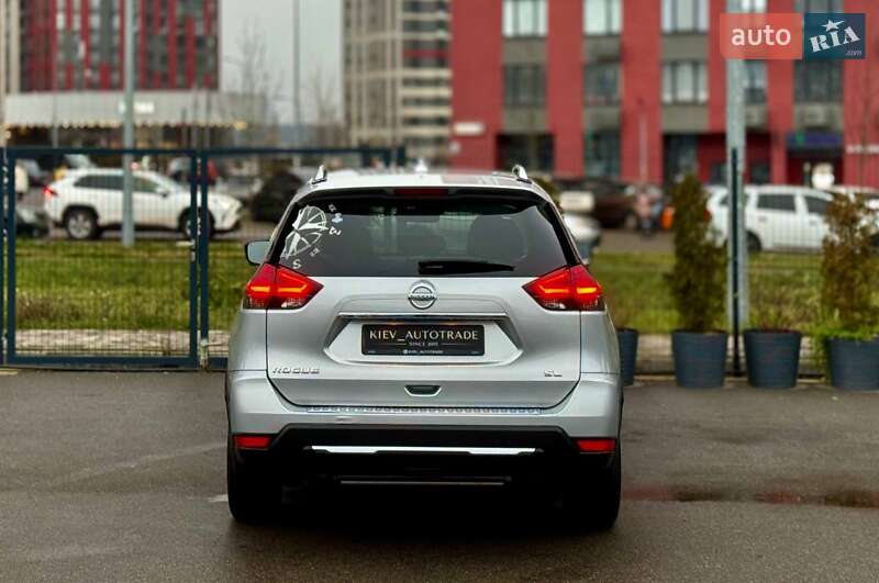 Внедорожник / Кроссовер Nissan Rogue 2017 в Киеве